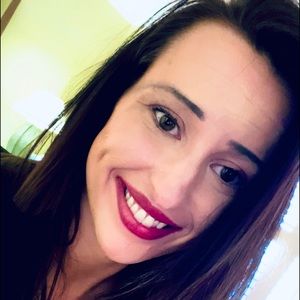 Meet your Posher, Hillary